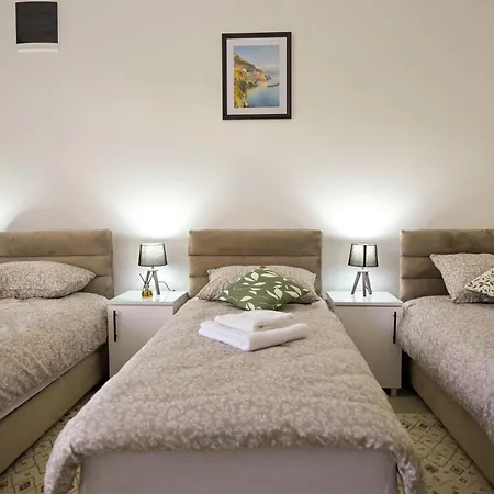 Kod Kumasina Apartman *